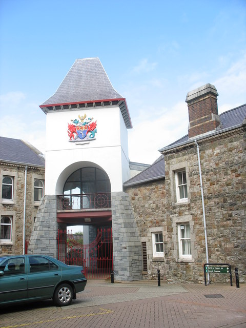A picture of the main council building in Caernarfon.